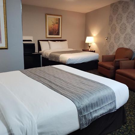 Regency Inn & Suites Cornwall Eksteriør billede